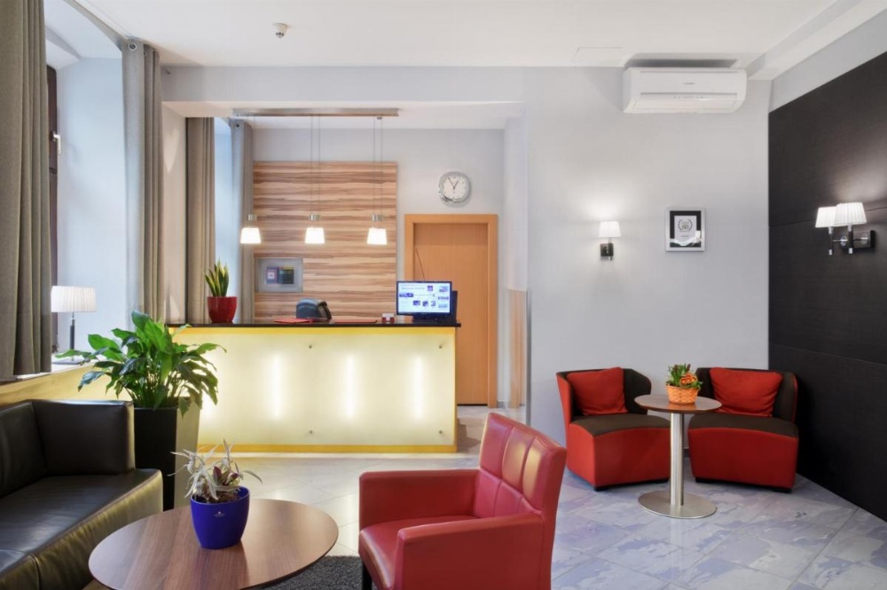 Hotel Lucia Image 12